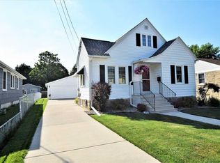 517 Gray St, Green Bay, WI 54303