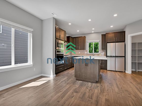 5th image of 309 207th Pl SE
