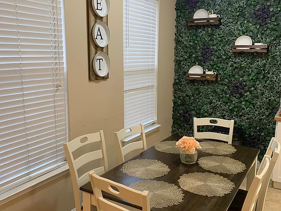 5th image of 4112 Killam Ave #4112