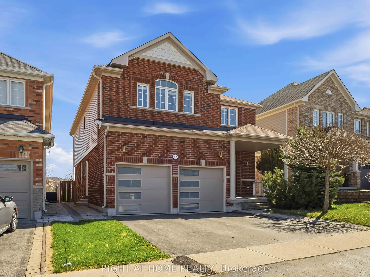2 bed, $1,749 — Photo 2
