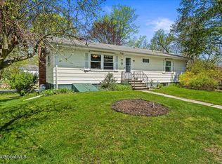 1060 Western Rd, Castleton, NY 12033