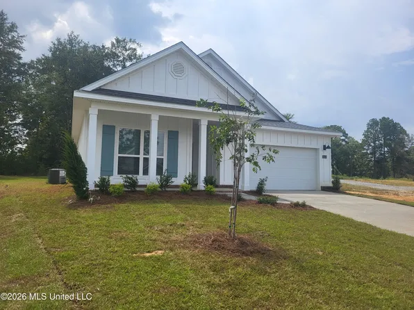 18419 Spring Hill Dr, Saucier, MS 39574