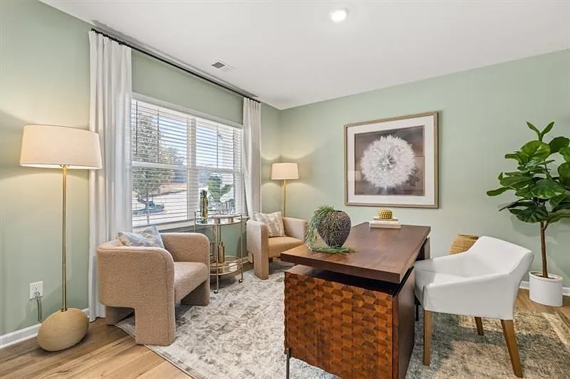 4 bed, 4.0 bath, 2519 sqft, $2,900 — Photo 4
