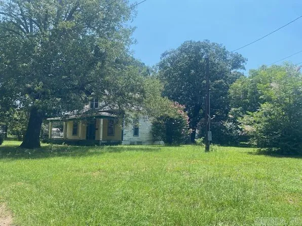 519 E 3rd St S, Prescott, AR 71857
