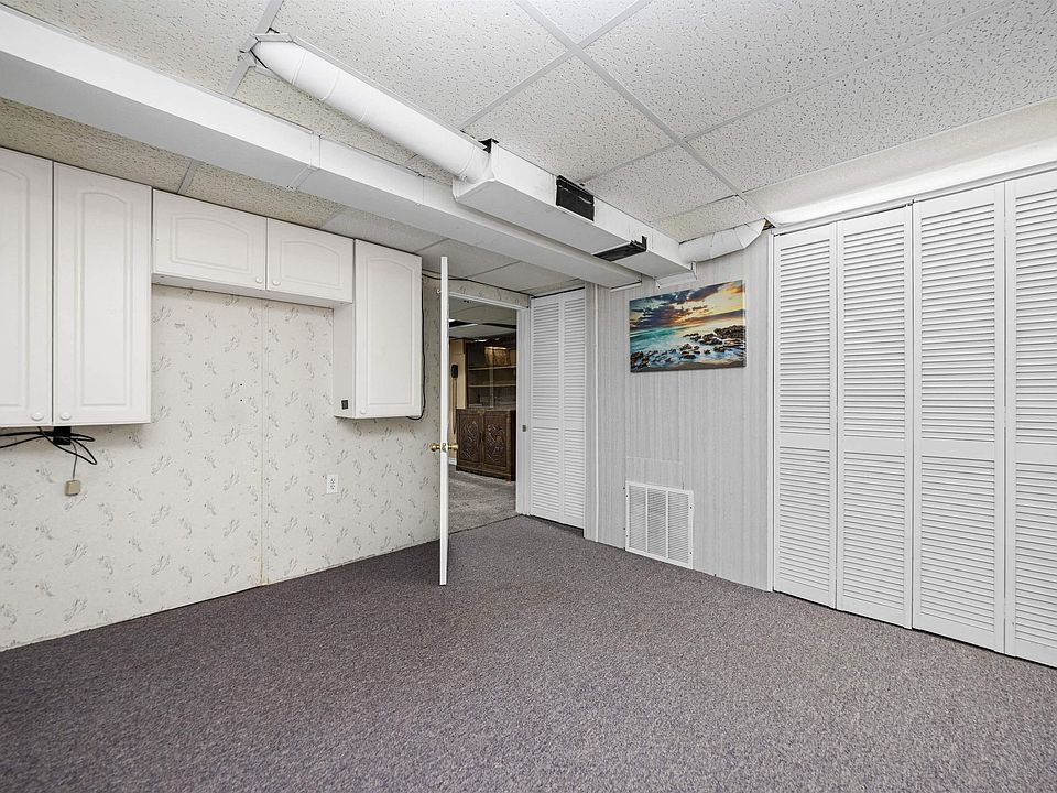 22609 Lake Dr, photo 27