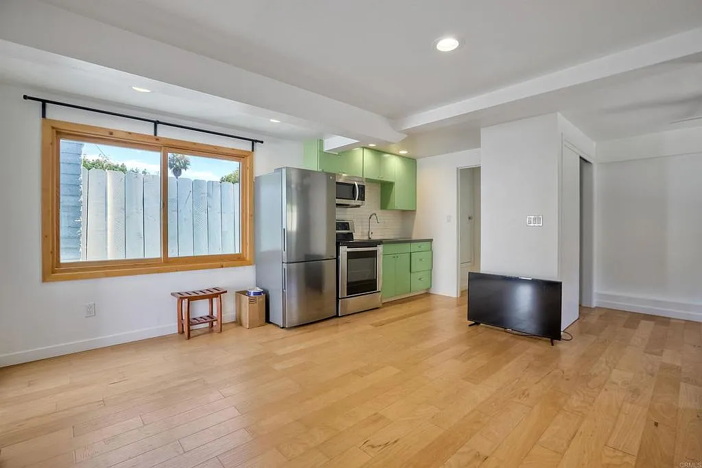 Building Photo - 939 Olive Ave #2
