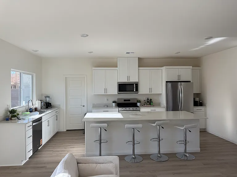 7373 Cooper Cove Dr — Photo 6