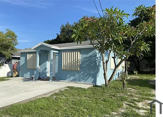 2 bed, 1045 sqft, $2,350 — Photo 2