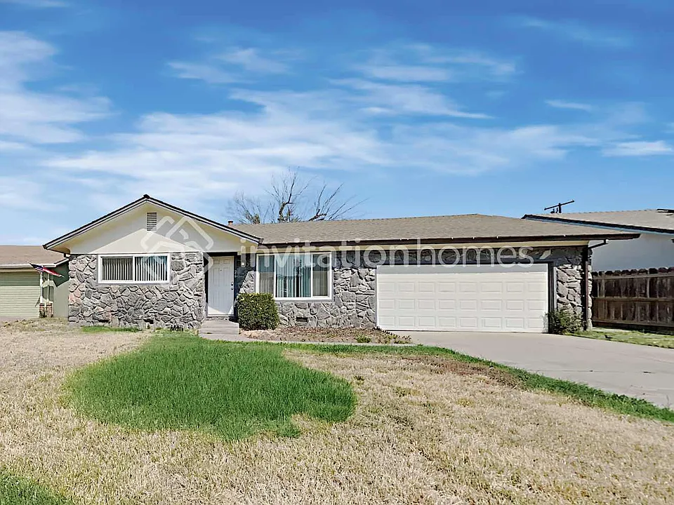 26 N Pacific Ave