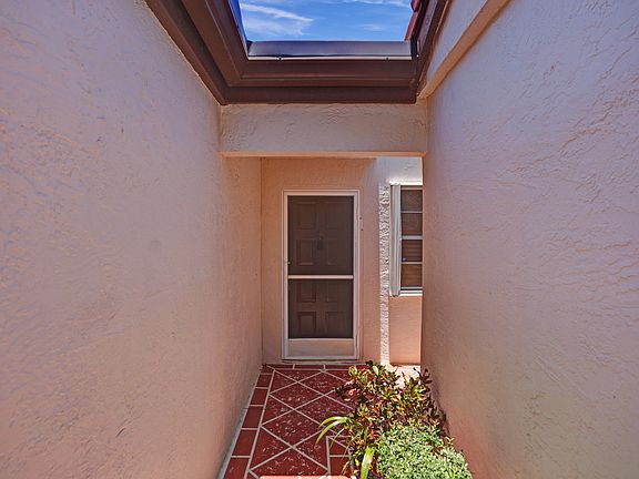 4th image of 6041 Sunny Manor Court