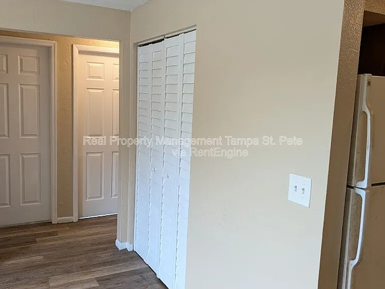 8429 N 39th St #3 — Photo 3