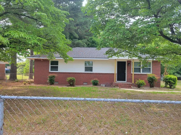 4113 Knollwood Dr, Fayetteville, NC 28304