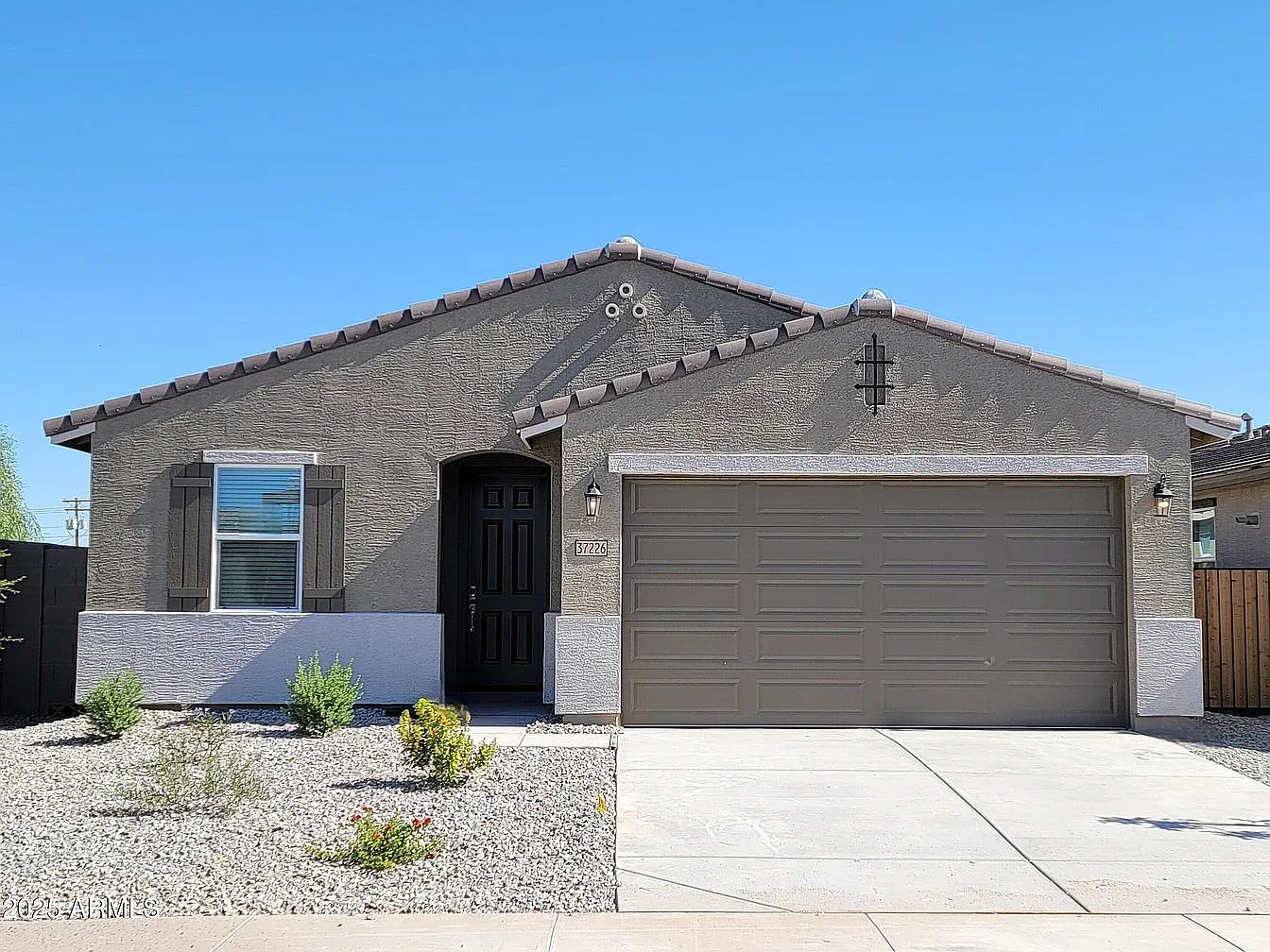 4 bed, 1832 sqft, $2,400 — Photo 1