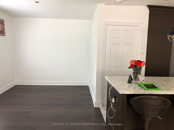 5th image of 600 Dunlop St E