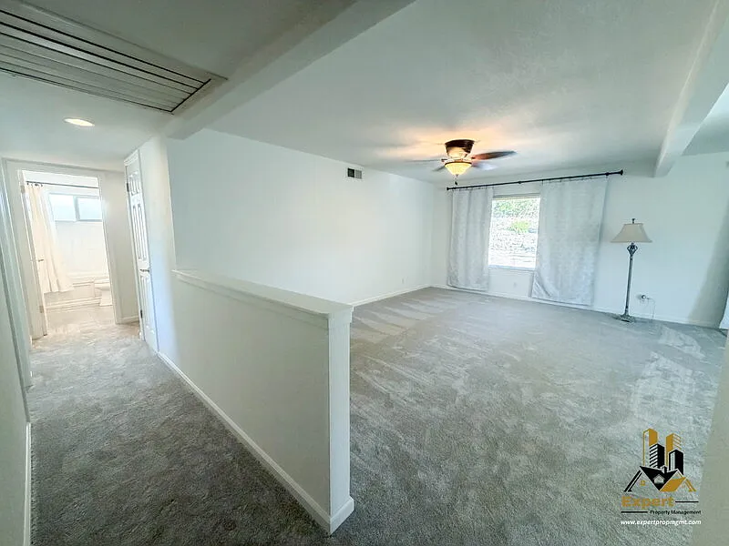 3 bed, 2.0 bath, 1326 sqft, $2,795 — Photo 2