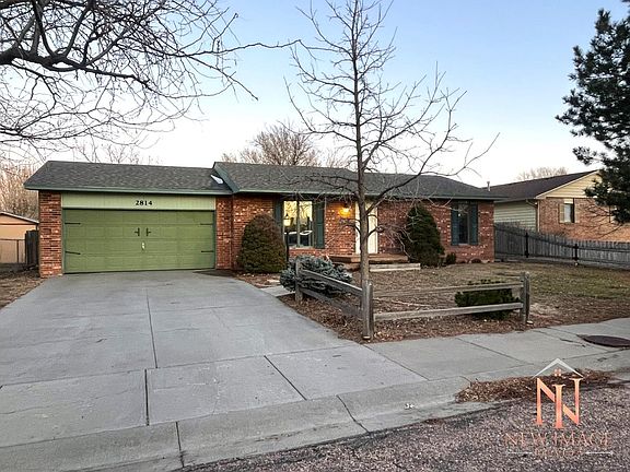 2nd image of 2814 Cliff Pl