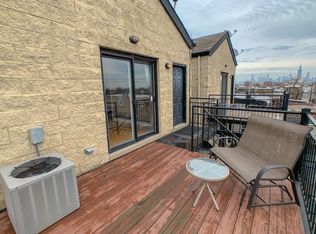 2943 W Warren Blvd #3, Chicago, IL 60612