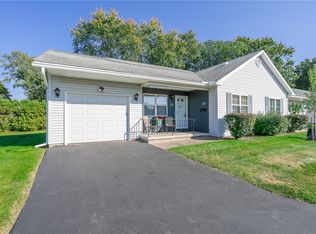 22 Coran Cir, Rochester, NY 14616