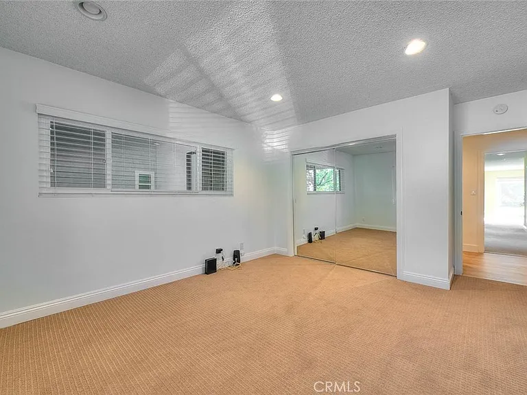 16612 Park Lane Cir — Photo 35