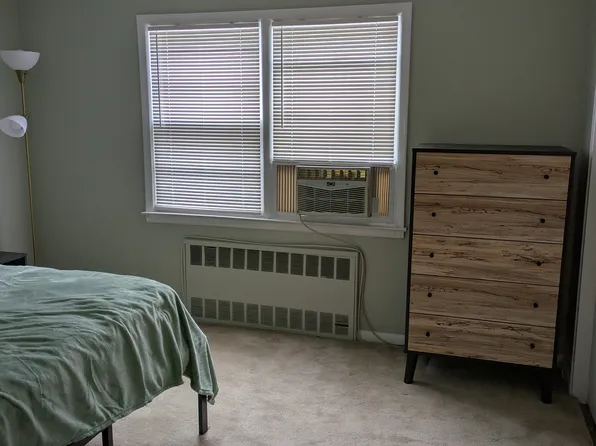 (undisclosed Address), Rockaway Park, NY 11694