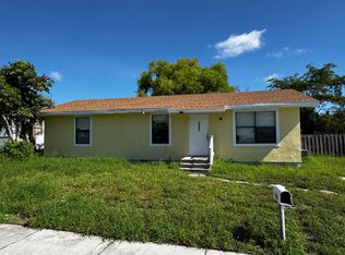 1464 W 32nd St, Riviera Beach, FL 33404