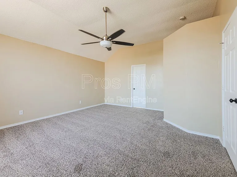 4108 Creekmeadow Dr — Photo 13