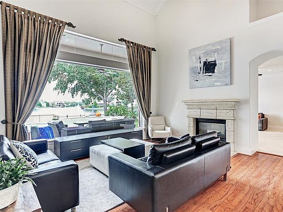 5th image of 6018 Stratford Gardens Dr