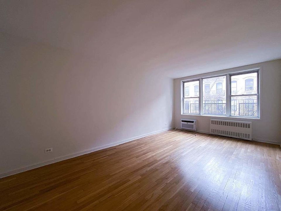 1st image of 150 E 30th St APT 4C