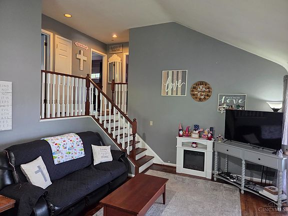 2nd image of 3399 Harmony Ln