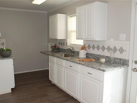 2nd image of 1700 Lorraine Dr