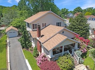 5 Pearl St, Bloomingdale, NJ 07403