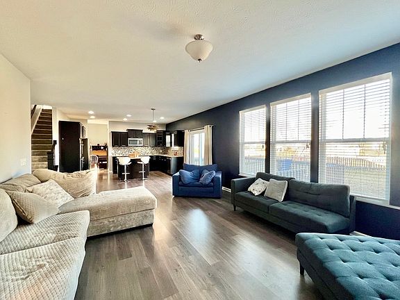 3rd image of 5878 Grevillea Ln