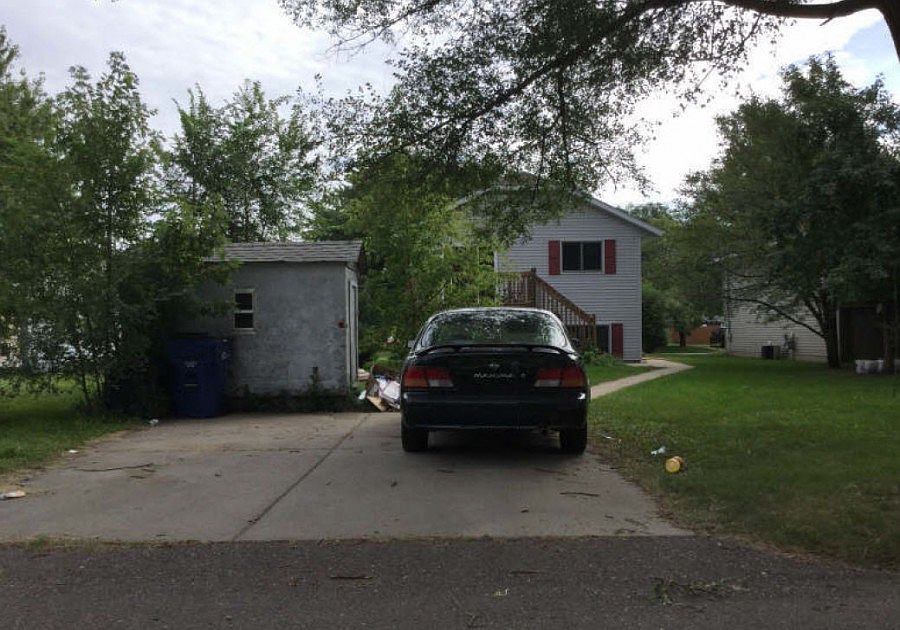 1st image of 617 22nd Ave N