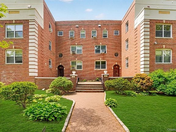 2nd image of 15 Sunnybrook Road #3A
