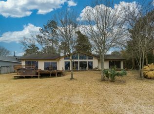 117 Cedar Ln, Seabrook, TX 77586