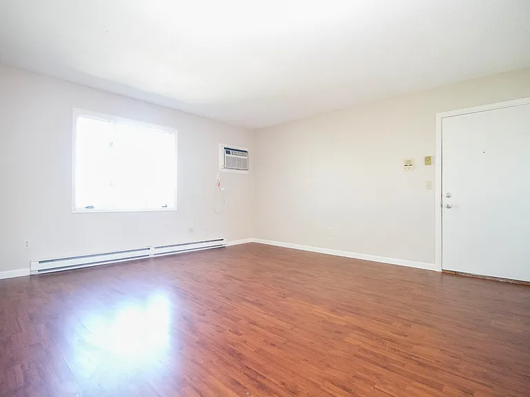 5359 Cresthaven Ln #6B — Photo 3