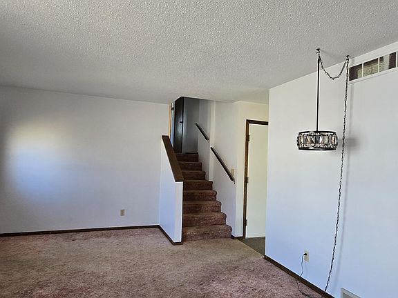 5th image of 1019 Dell Ave