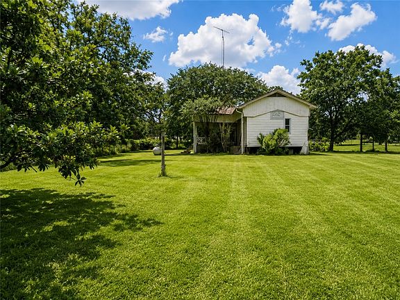 5th image of 410 Giebel Ln