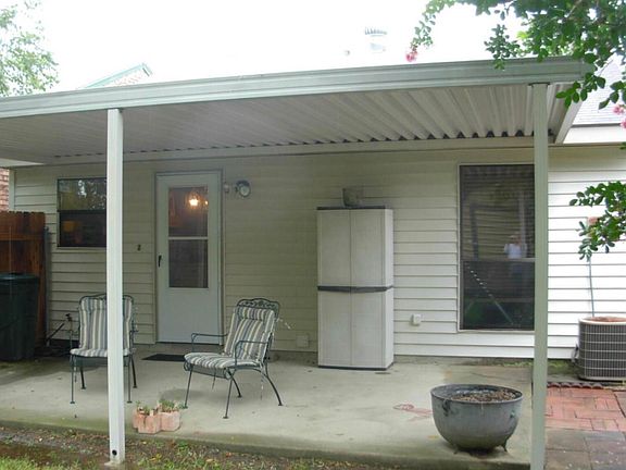 3rd image of 142 Gena Marie Dr