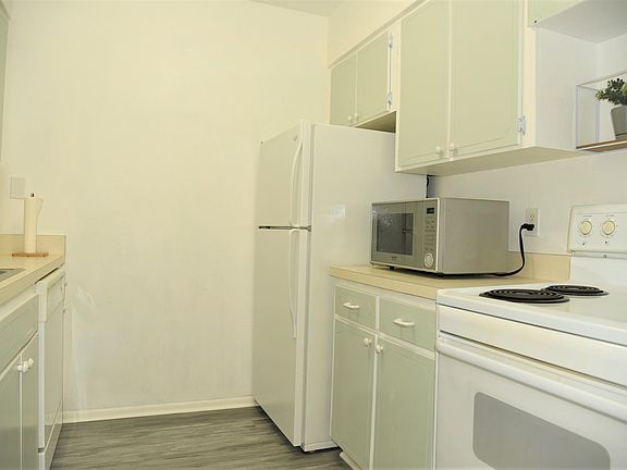 3rd image of 4325 Aegean Dr APT 214B
