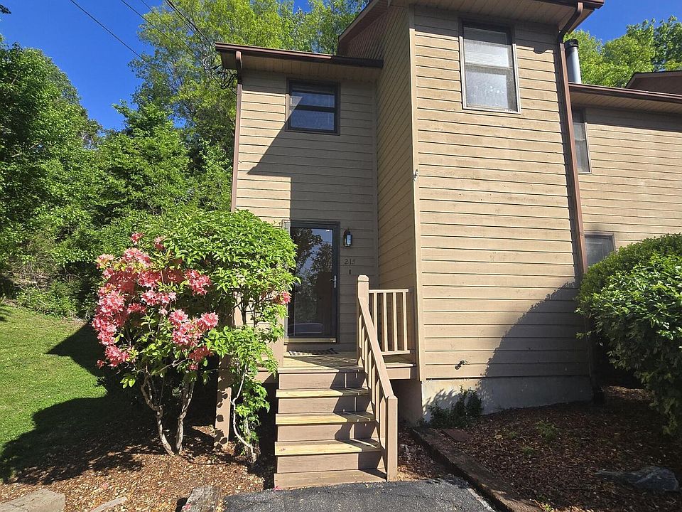 1st image of 215 Windridge Colony #215