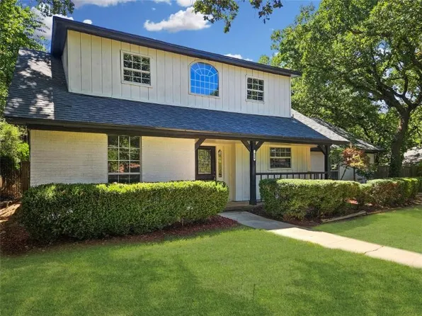 1914 Emerson Ln, Denton, TX 76209
