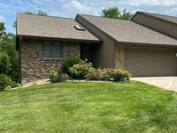 1007 Arbor Ridge Cir, Council Bluffs, IA 51503