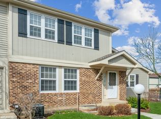 410 Tanglewood Ct, Vernon Hills, IL 60061