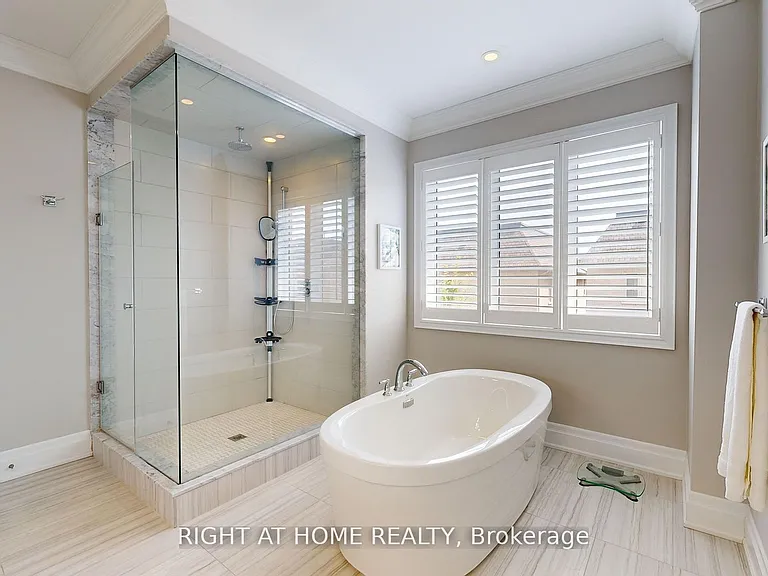 385 Tudor Ave — Photo 23