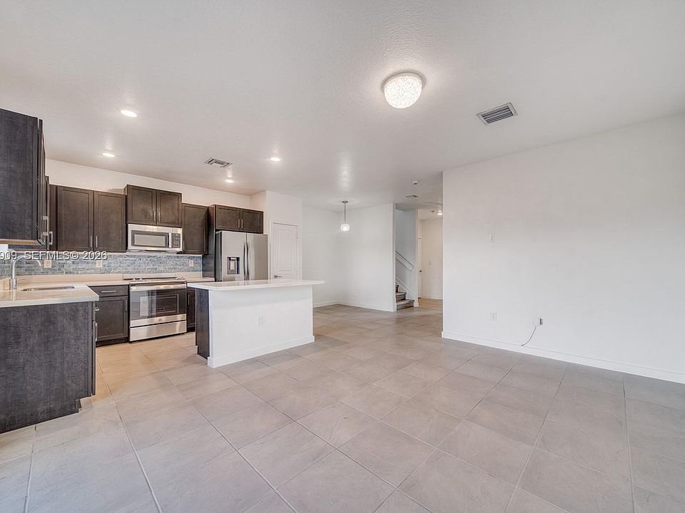 1st image of 1090 SE 23rd Ave #1090