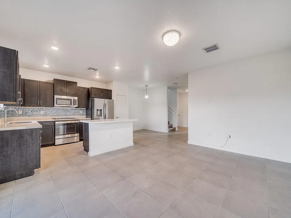 1090 SE 23rd Ave #1090