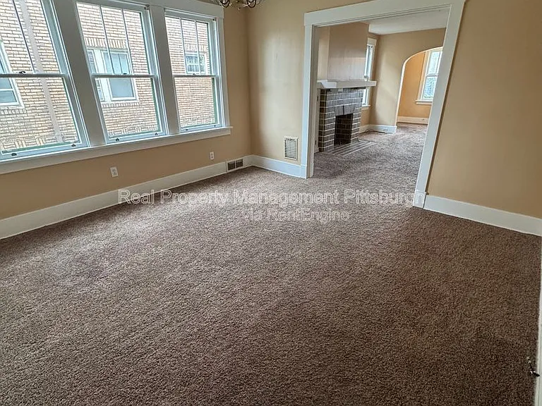 30 Sheridan Ave — Photo 5