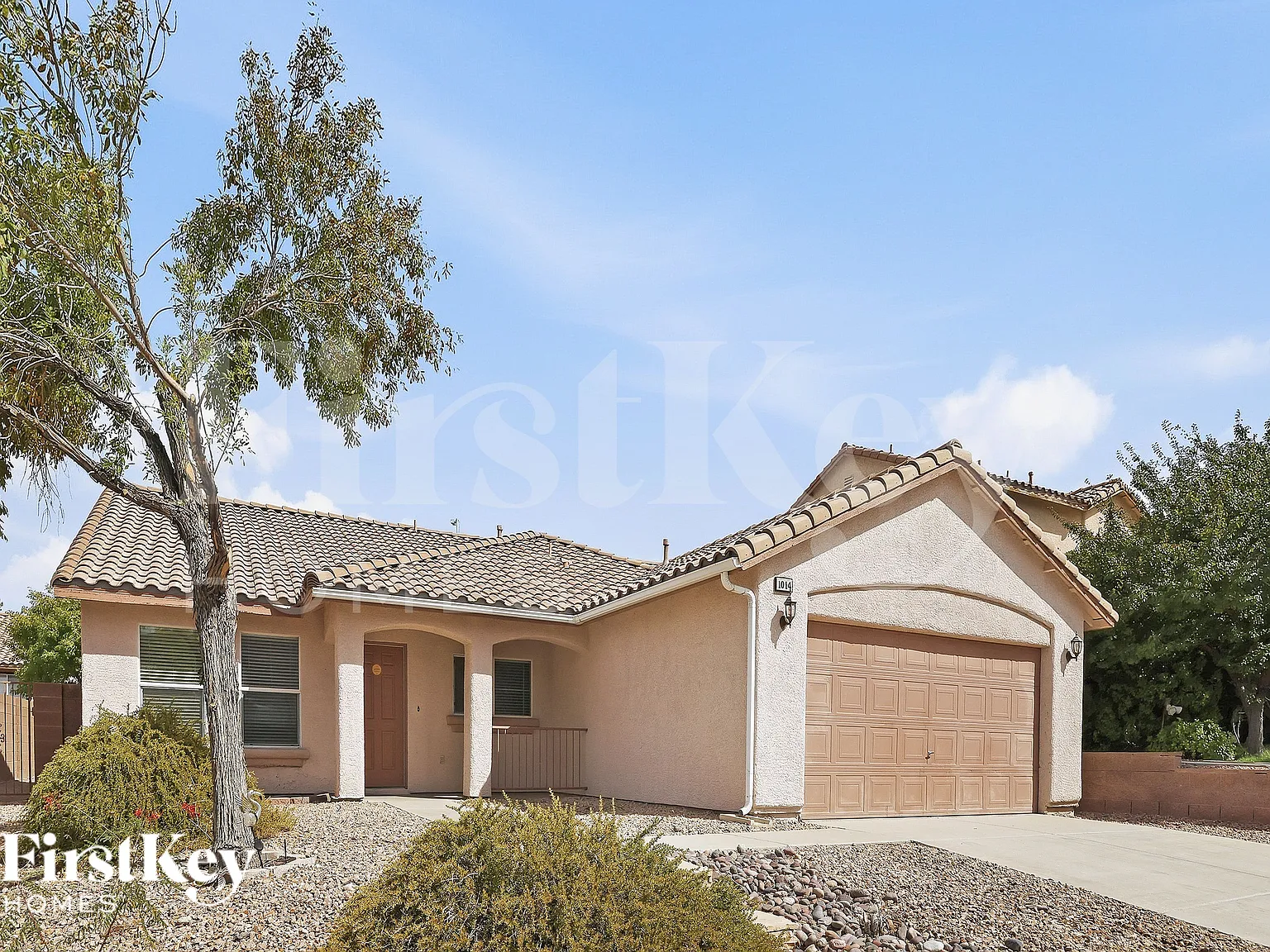4 bed, 2.0 bath, 1820 sqft, $2,290 — Photo 2