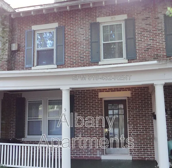 568 Park Ave #2 — Photo 6